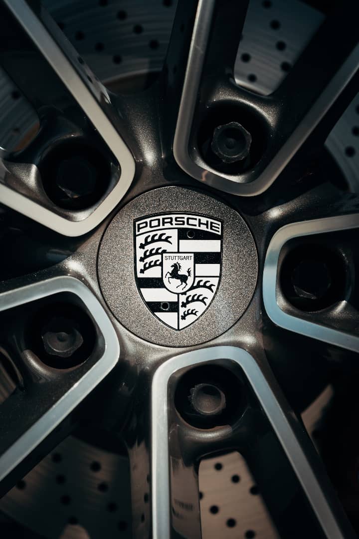 Porsche-10.jpg