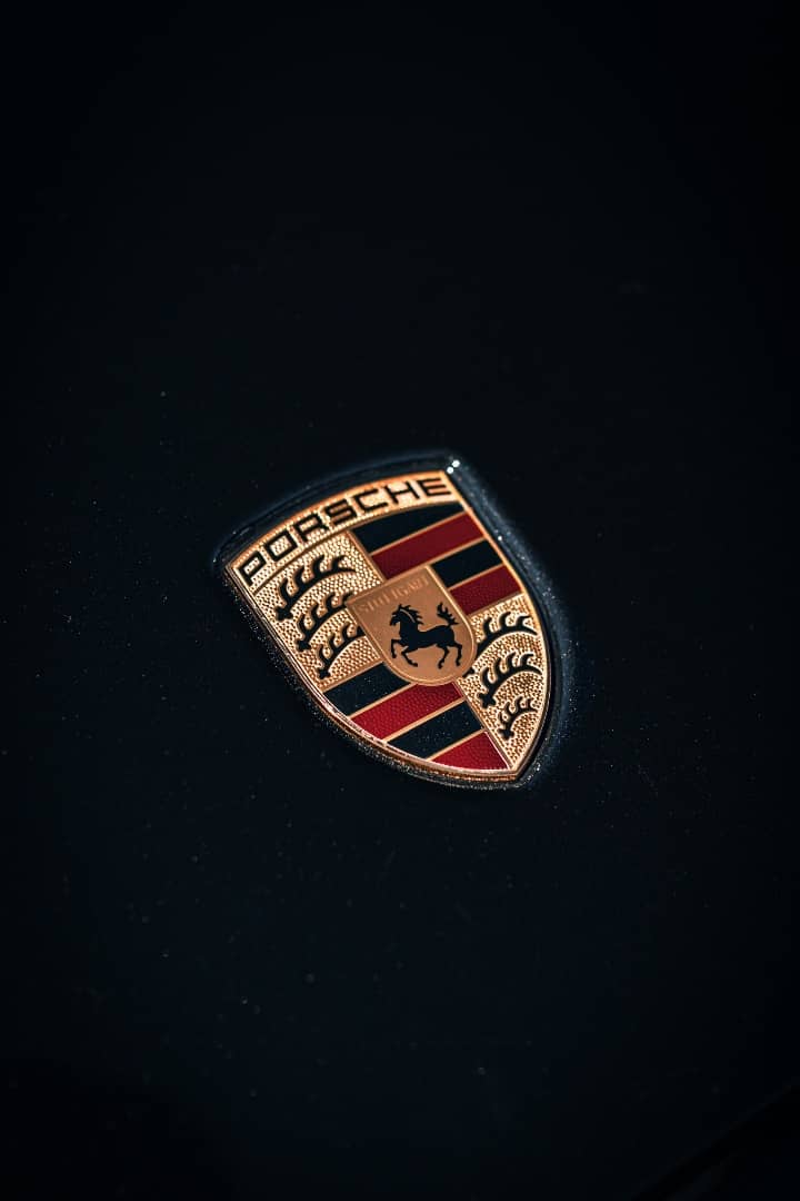 Porsche-4.jpg