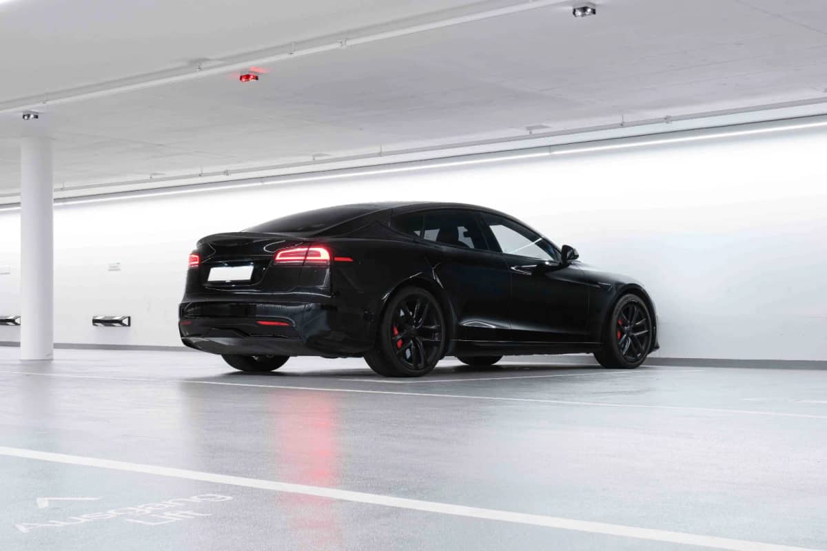 Tesla Model S Plaid Track Pack Black-6.webp