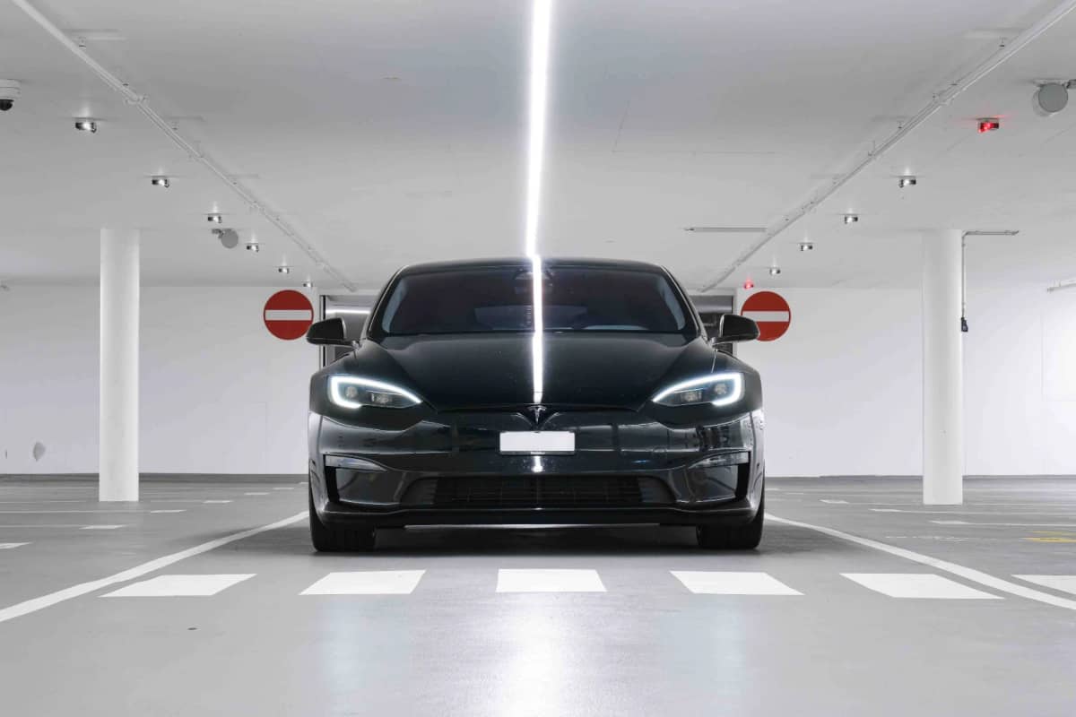 Tesla Model S Plaid Track Pack Black-1.webp