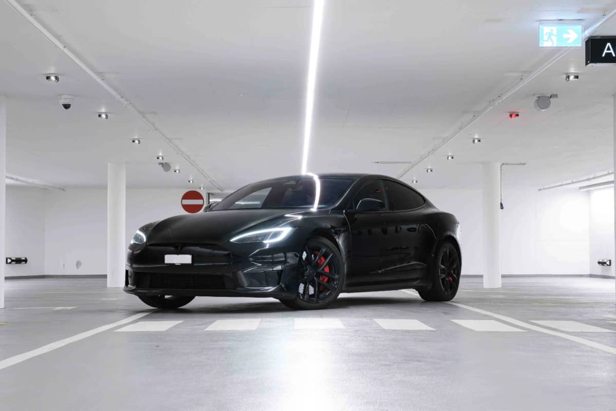 Tesla Model S Plaid Track Pack Black-2.webp