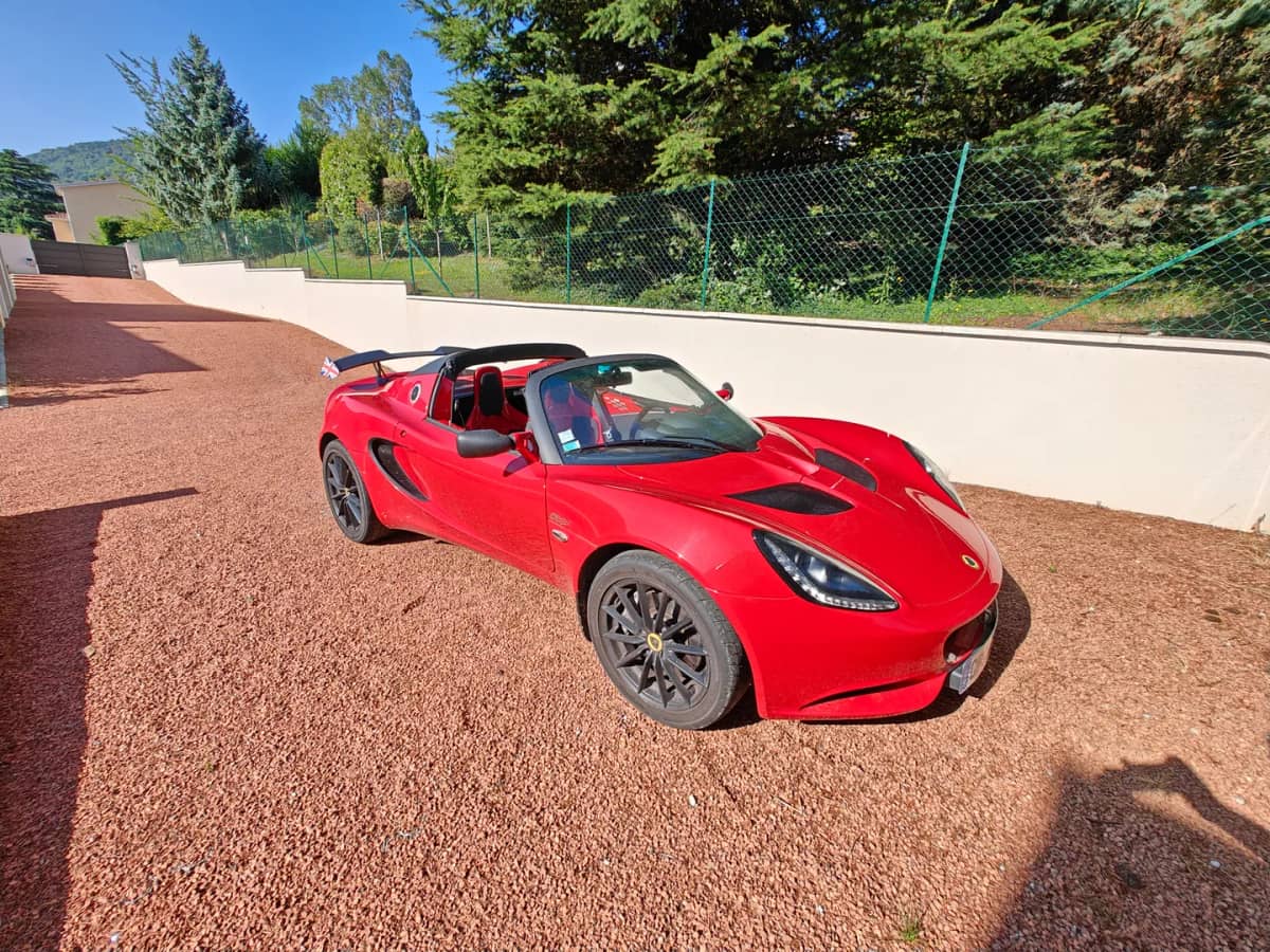 Lotus Emira