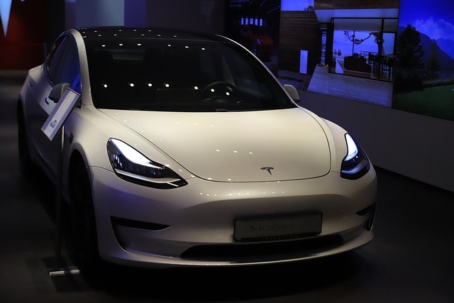 Louer une Tesla à Genève : 5 avantages