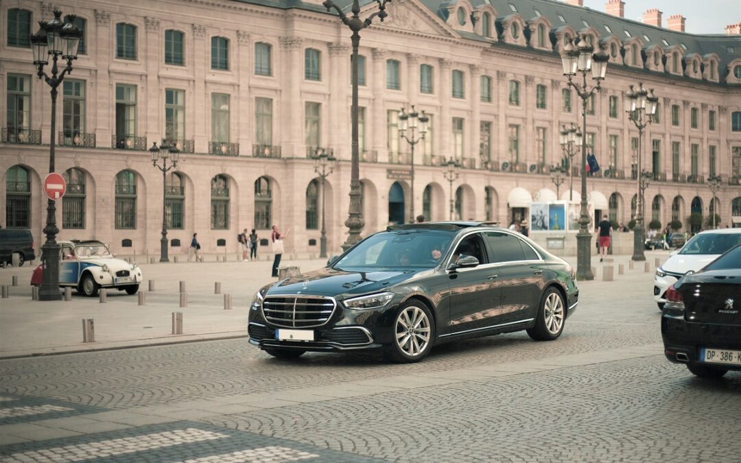 Comment profiter de Paris avec une voiture de luxe en location